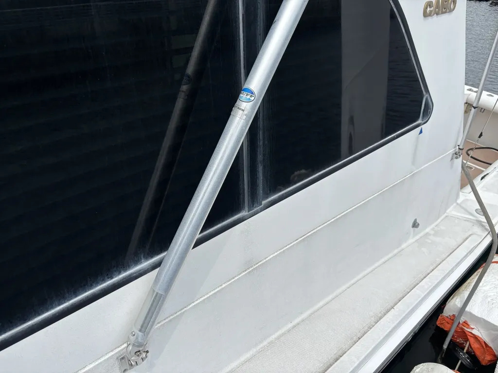 banner_092194-cabo-47-flybridge-fs