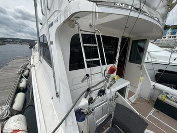 thumb_092194-cabo-47-flybridge-fs