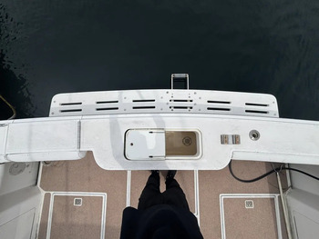 thumb_092194-cabo-47-flybridge-fs