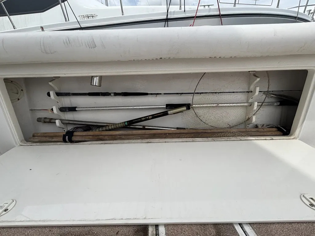 banner_092194-cabo-47-flybridge-fs