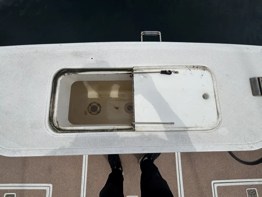 banner_092194-cabo-47-flybridge-fs