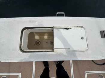 thumb_092194-cabo-47-flybridge-fs