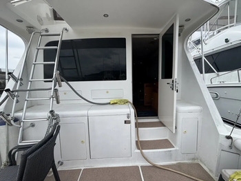thumb_092194-cabo-47-flybridge-fs