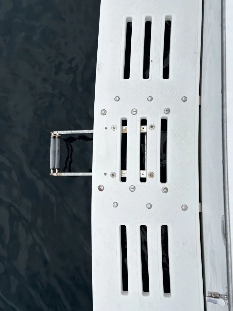 banner_092194-cabo-47-flybridge-fs