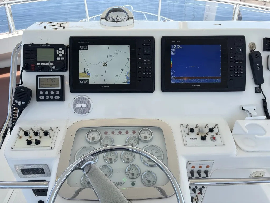 banner_092194-cabo-47-flybridge-fs