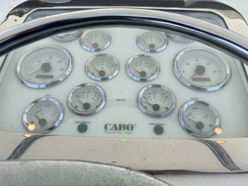 thumb_092194-cabo-47-flybridge-fs