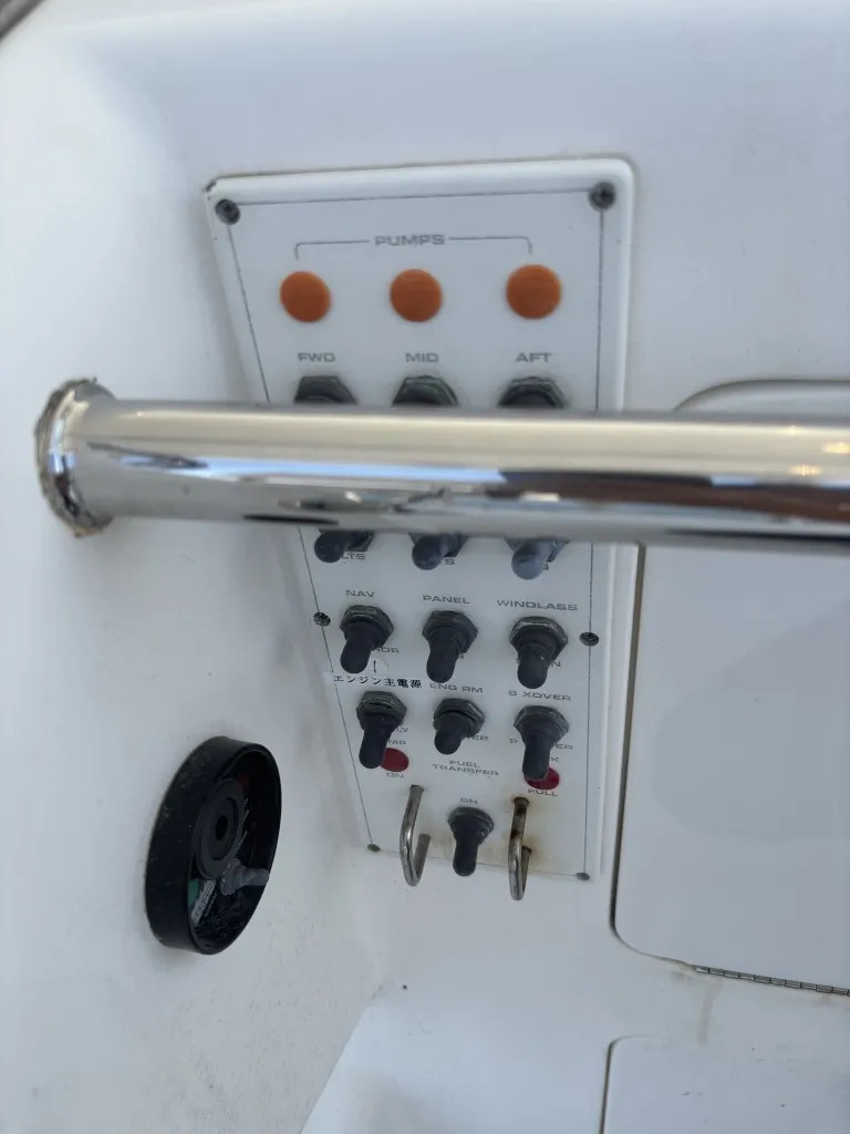 banner_092194-cabo-47-flybridge-fs