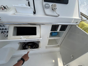 thumb_092194-cabo-47-flybridge-fs