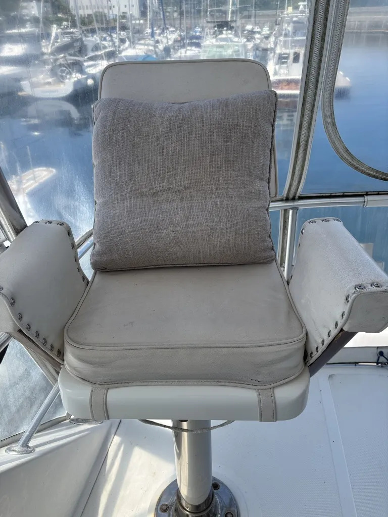 banner_092194-cabo-47-flybridge-fs