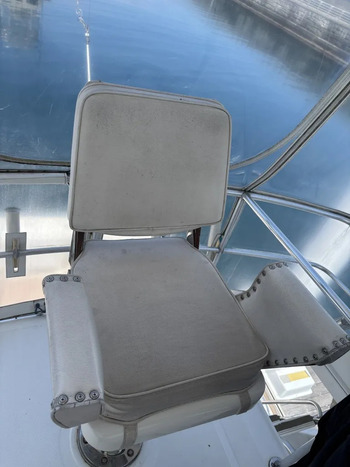 thumb_092194-cabo-47-flybridge-fs