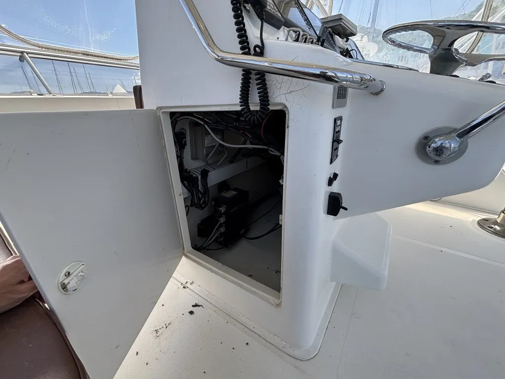 banner_092194-cabo-47-flybridge-fs