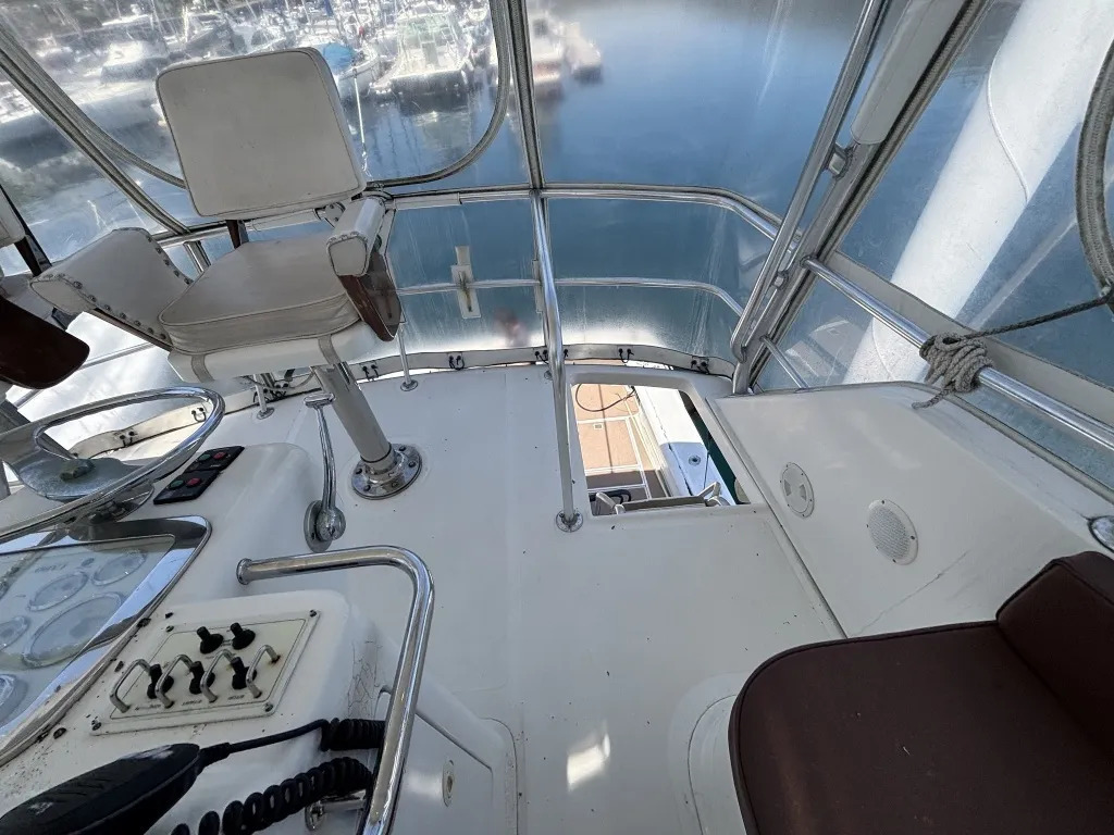 banner_092194-cabo-47-flybridge-fs
