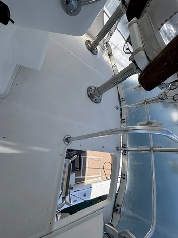 thumb_092194-cabo-47-flybridge-fs