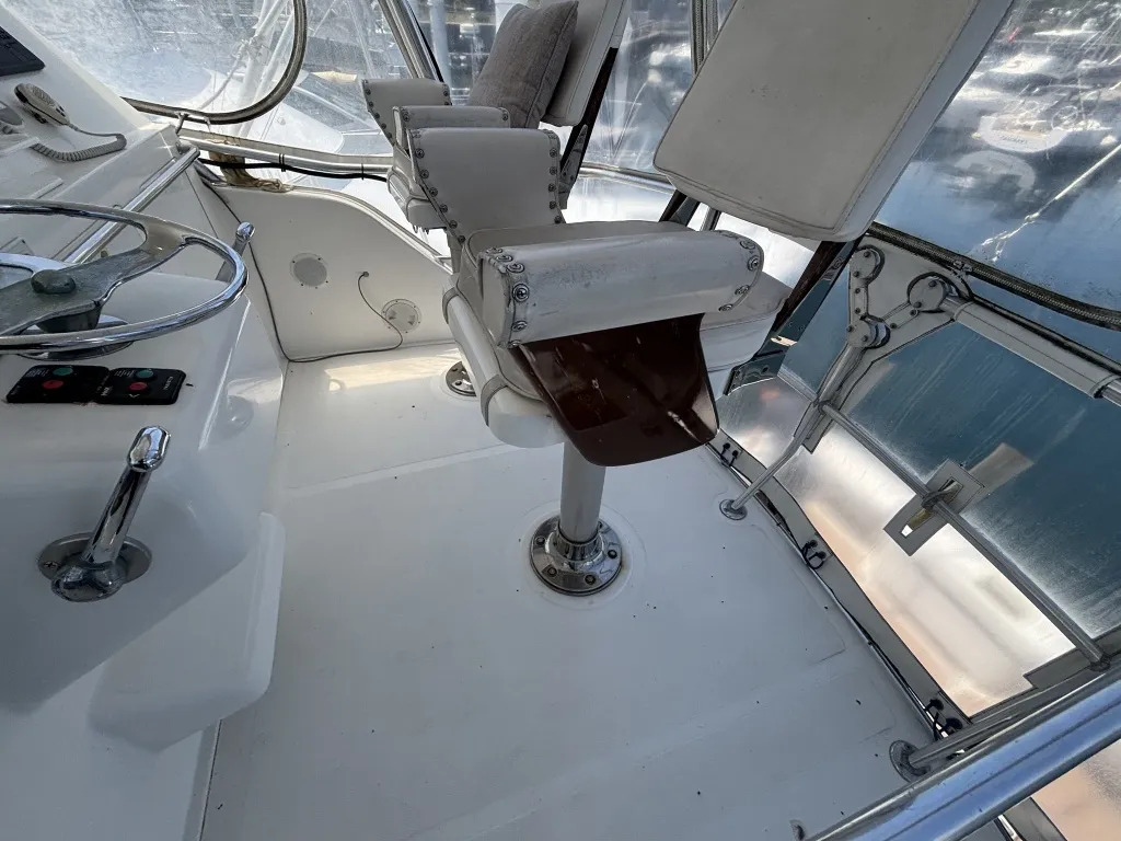 banner_092194-cabo-47-flybridge-fs
