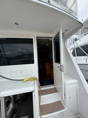 thumb_092194-cabo-47-flybridge-fs