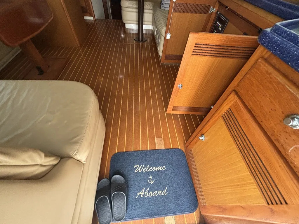 banner_092194-cabo-47-flybridge-fs