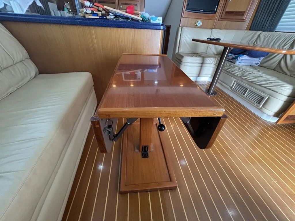 banner_092194-cabo-47-flybridge-fs