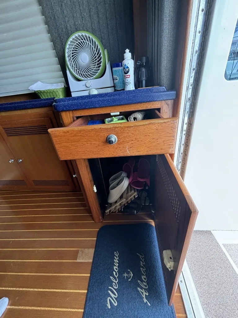 banner_092194-cabo-47-flybridge-fs