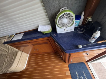 thumb_092194-cabo-47-flybridge-fs