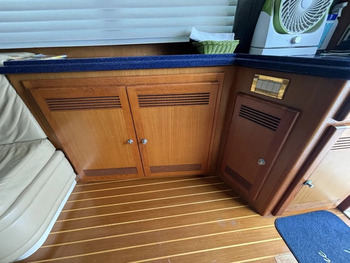 thumb_092194-cabo-47-flybridge-fs