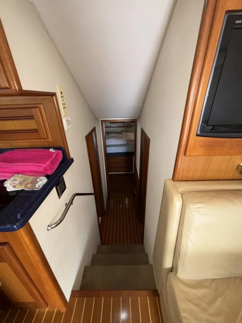thumb_092194-cabo-47-flybridge-fs
