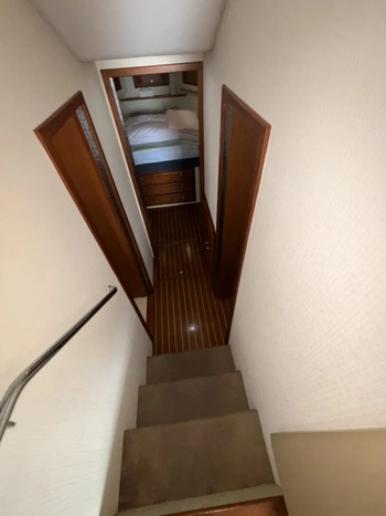 thumb_092194-cabo-47-flybridge-fs