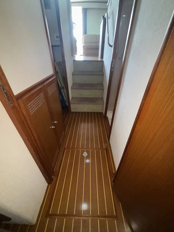 thumb_092194-cabo-47-flybridge-fs