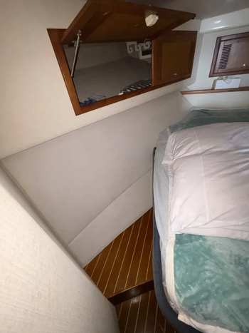 thumb_092194-cabo-47-flybridge-fs