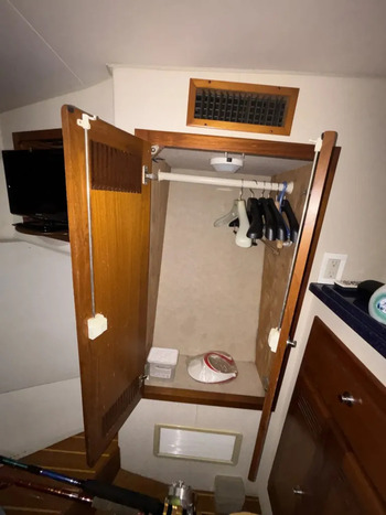 thumb_092194-cabo-47-flybridge-fs