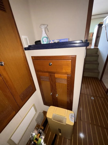 thumb_092194-cabo-47-flybridge-fs