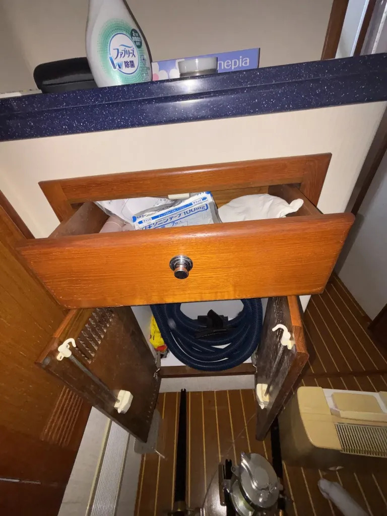 banner_092194-cabo-47-flybridge-fs