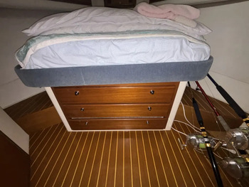 thumb_092194-cabo-47-flybridge-fs