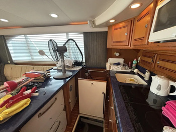 thumb_092194-cabo-47-flybridge-fs