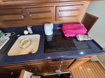 thumb_092194-cabo-47-flybridge-fs