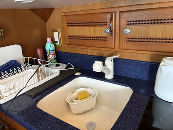 thumb_092194-cabo-47-flybridge-fs