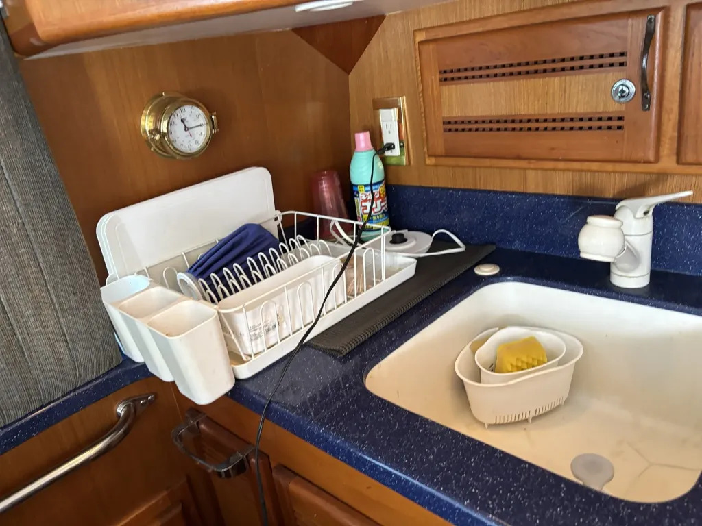 banner_092194-cabo-47-flybridge-fs