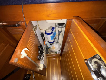 thumb_092194-cabo-47-flybridge-fs