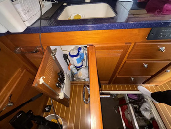 thumb_092194-cabo-47-flybridge-fs