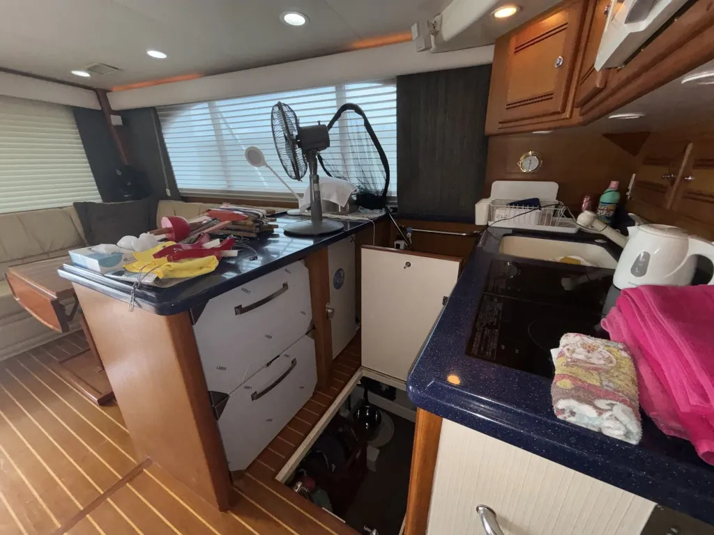banner_092194-cabo-47-flybridge-fs