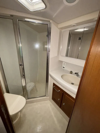 thumb_092194-cabo-47-flybridge-fs