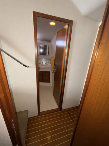 thumb_092194-cabo-47-flybridge-fs
