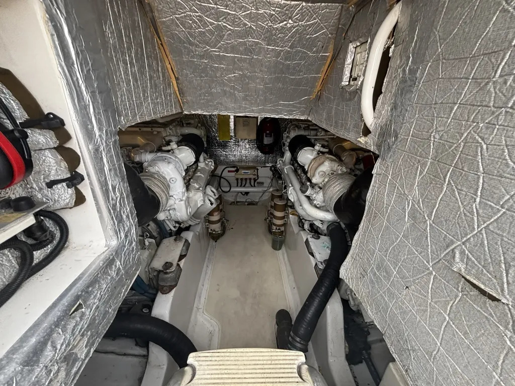 banner_092194-cabo-47-flybridge-fs