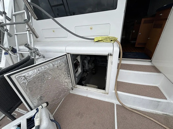 thumb_092194-cabo-47-flybridge-fs