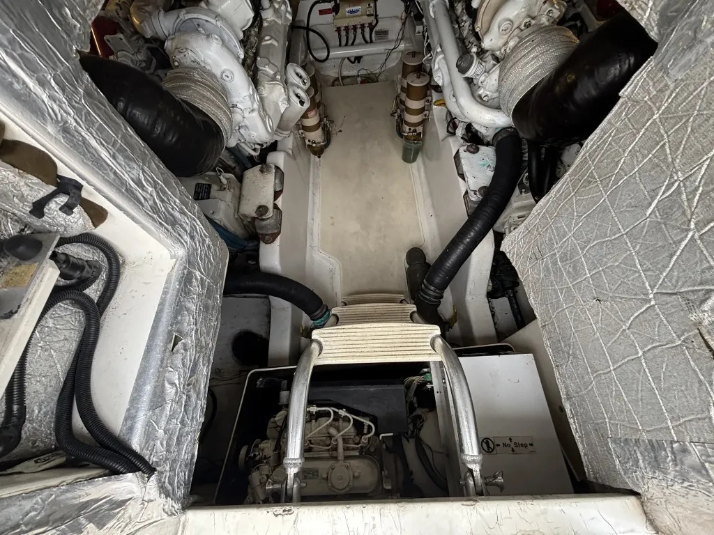 banner_092194-cabo-47-flybridge-fs