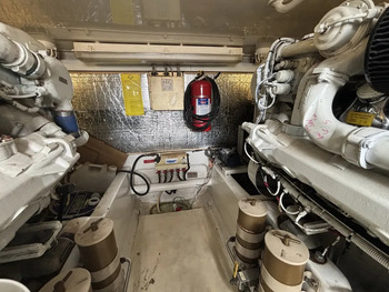 thumb_092194-cabo-47-flybridge-fs