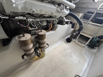 thumb_092194-cabo-47-flybridge-fs