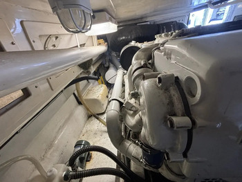 thumb_092194-cabo-47-flybridge-fs