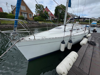 thumb_092511-beneteau-oceanis-300-cu