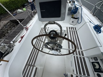 thumb_092511-beneteau-oceanis-300-cu
