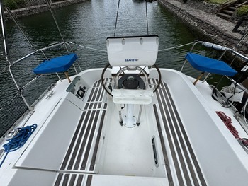 thumb_092511-beneteau-oceanis-300-cu